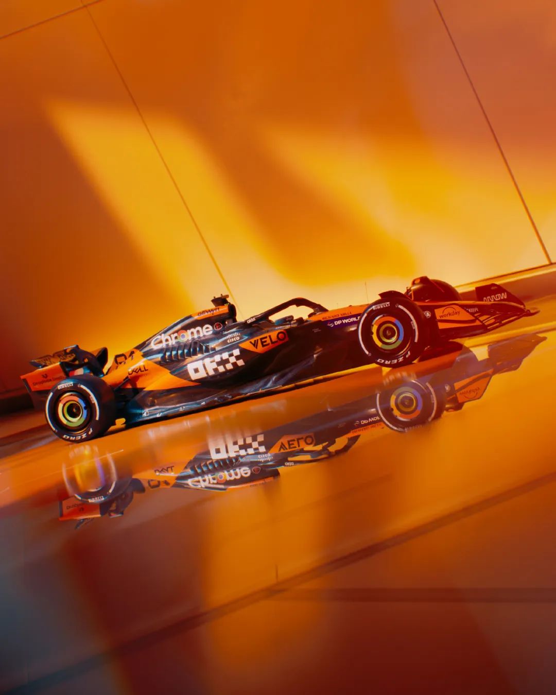 哈斯车队鏖战红牛车队，皮亚斯特里扛起全队