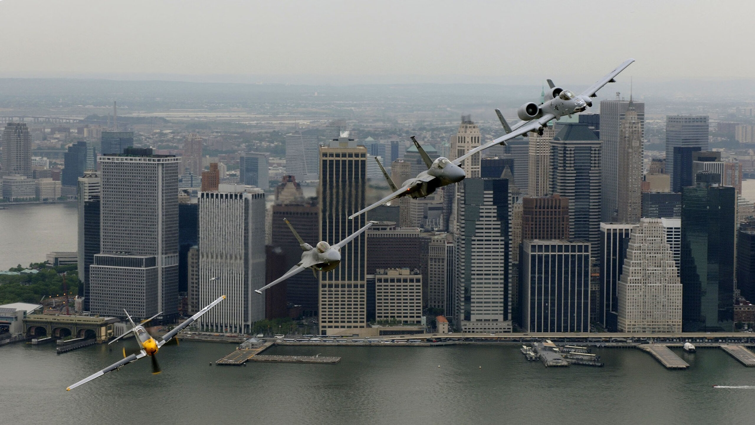 两个战场,一种孤勇,当孟菲斯的铁血吞没北境,凤凰城的死神在布克缺席时举起镰刀