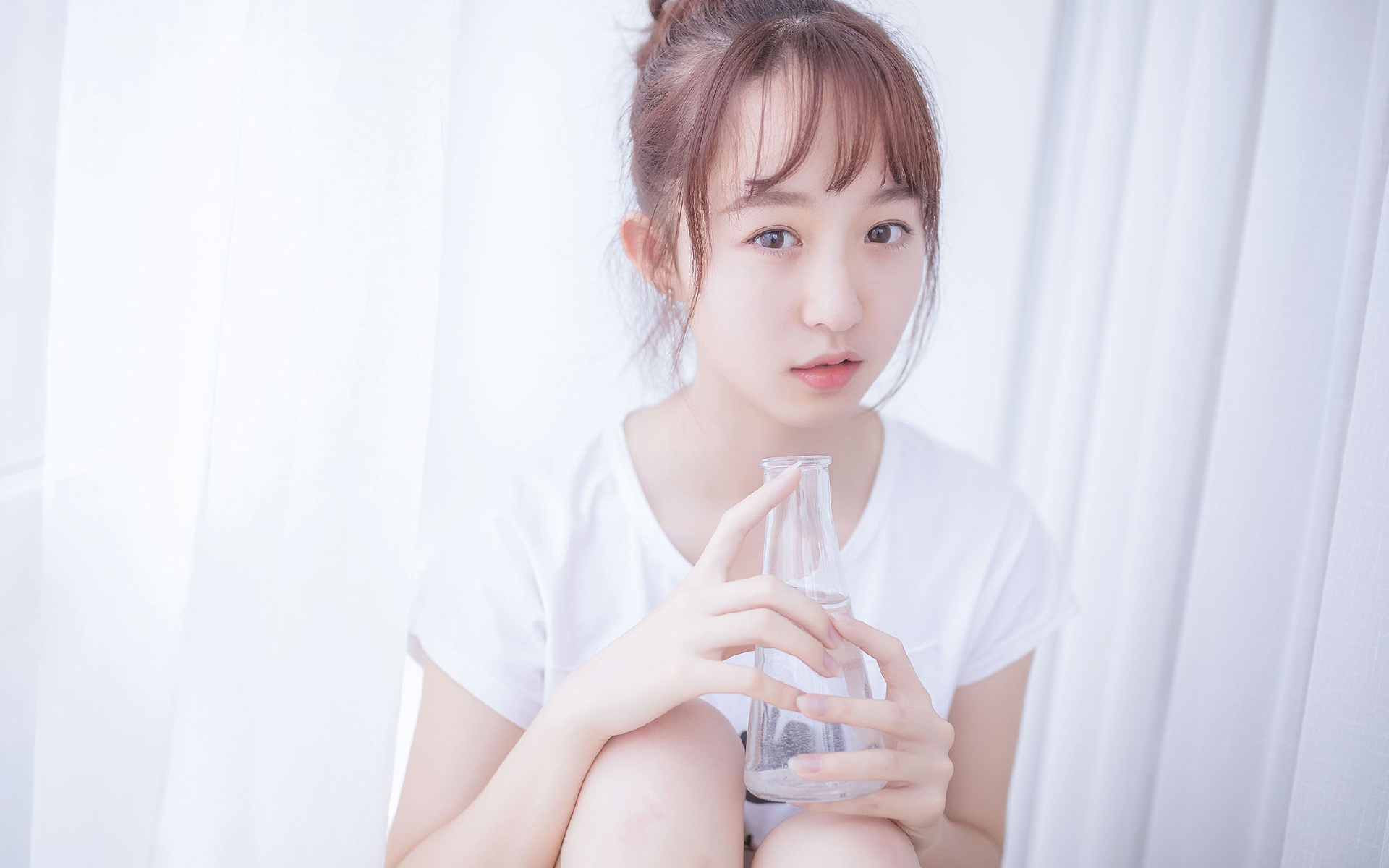 开云体育登录-唯一性的光辉，雷霆硬仗与伦纳德的欧冠时刻—跨域体育的领袖传奇