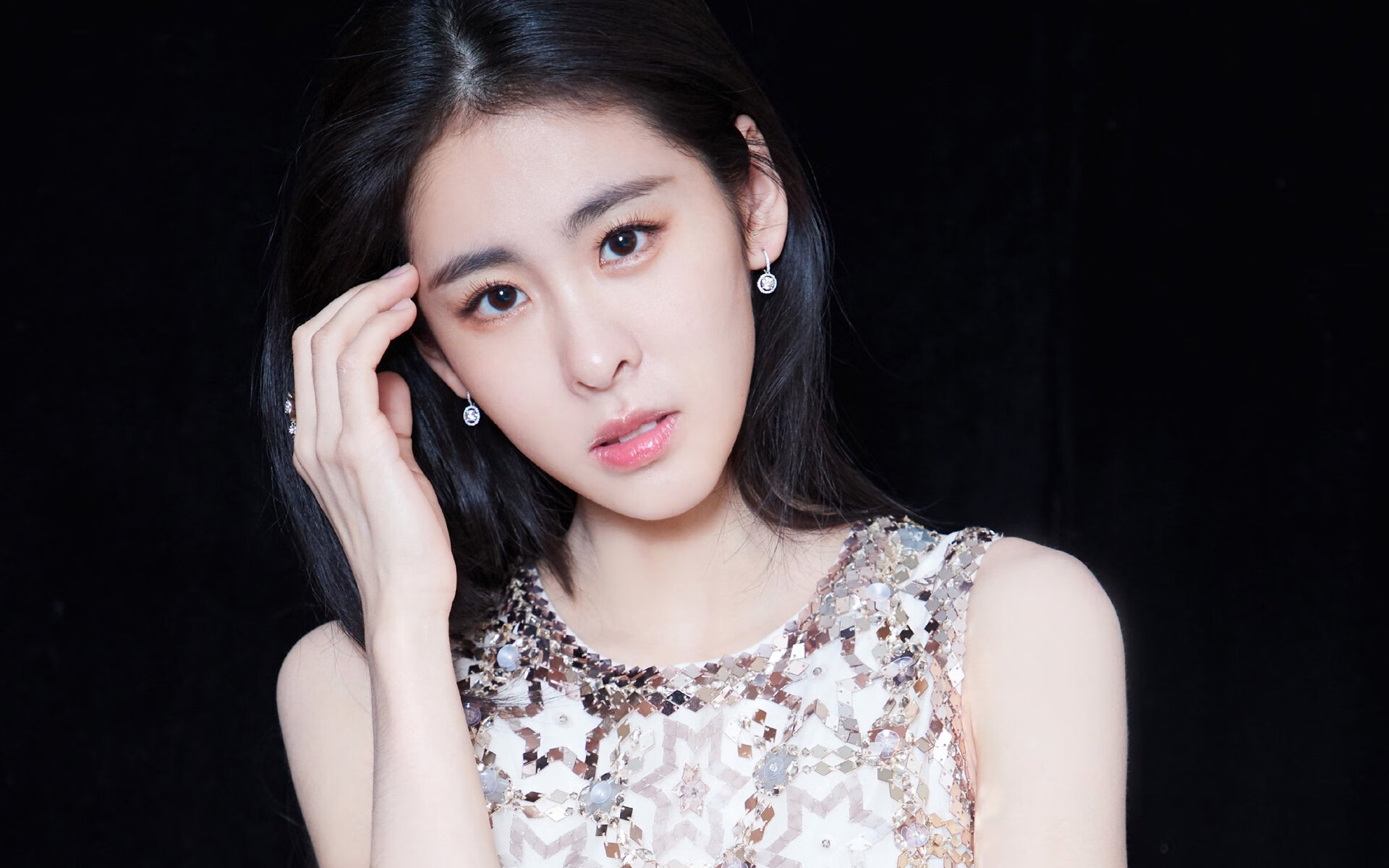 篮球之魂点燃绿茵场，德甲争冠夜的锡安时刻