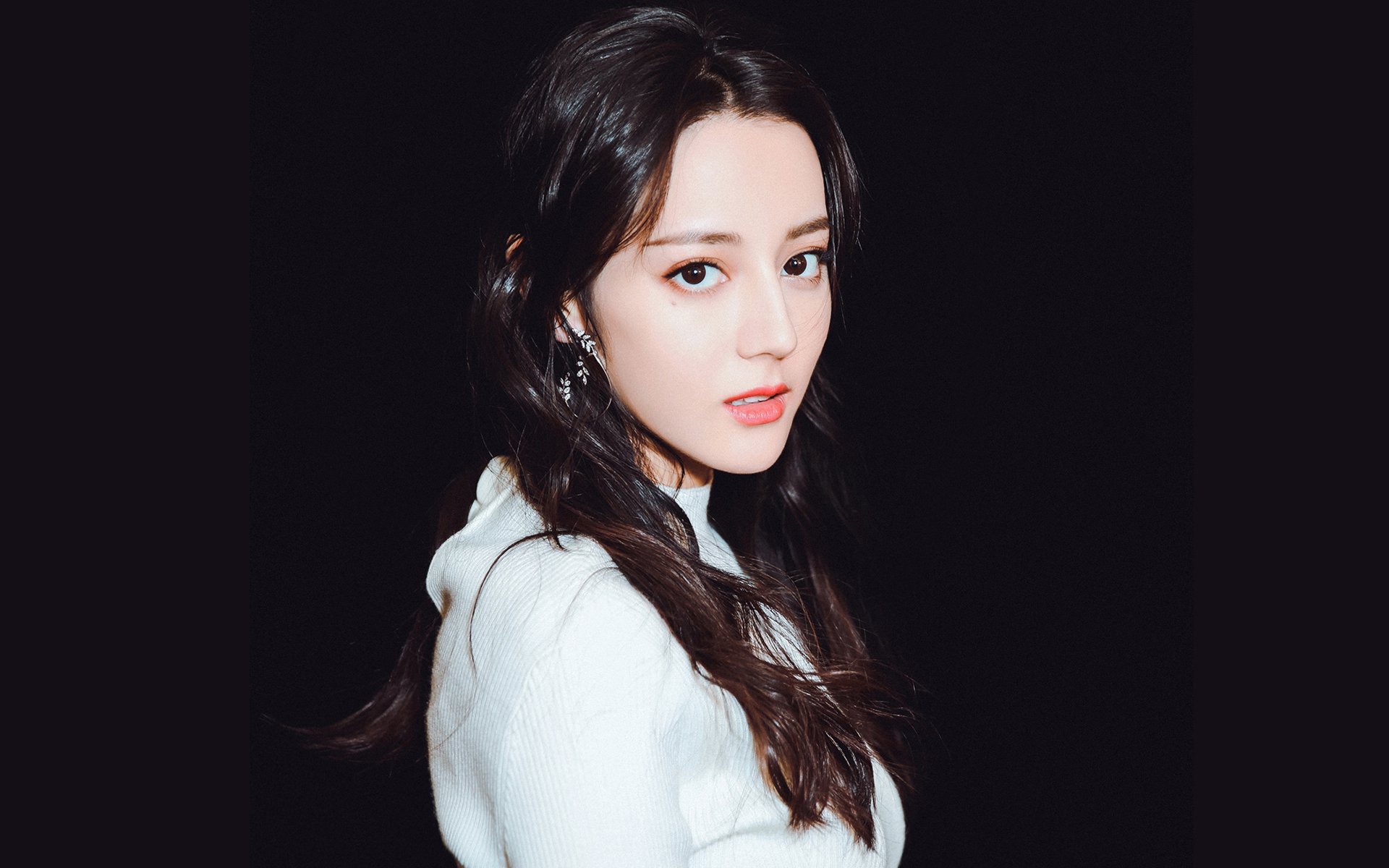 开云sport-布克斩获生涯之夜，灰熊力克篮网凸显西部新格局