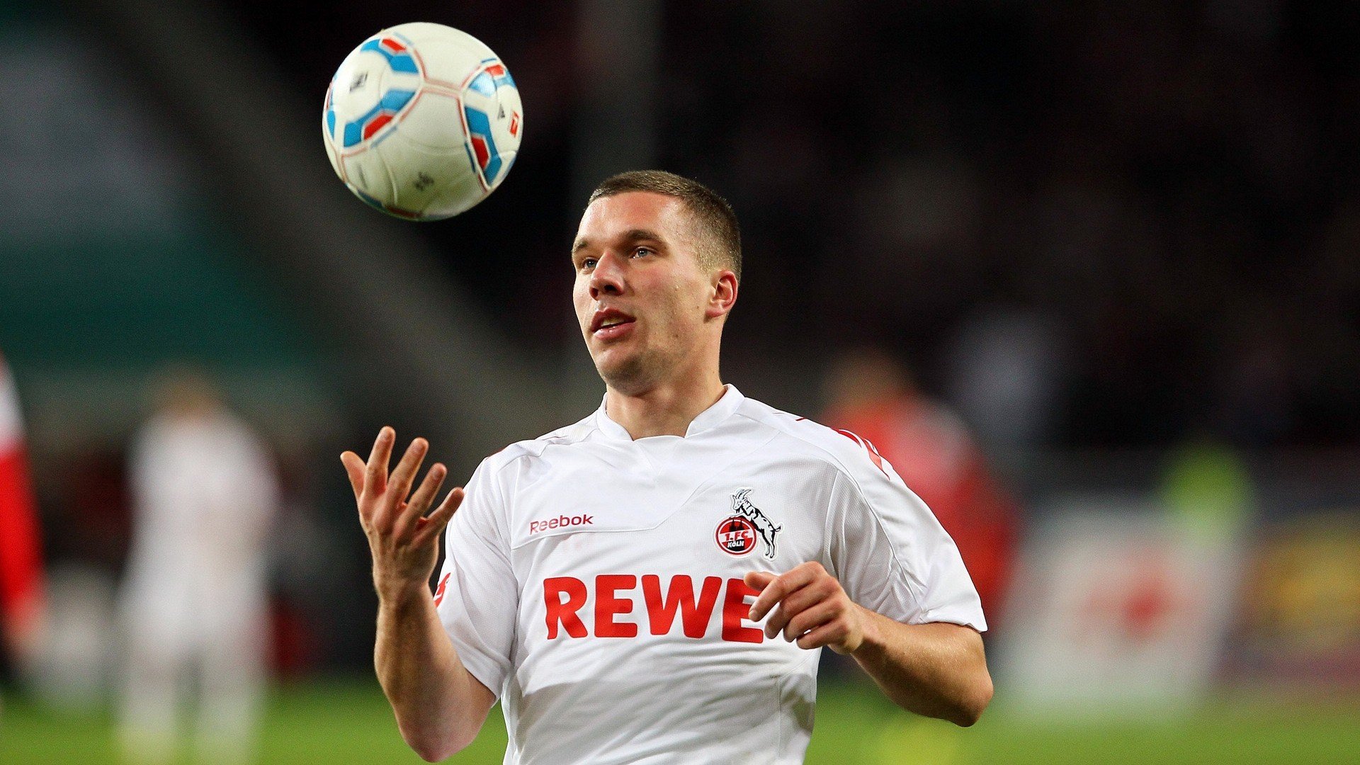 开云体育app-当黄喜灿的瘦削身躯，成为碾压米兰巨舰的攻防转换轴心